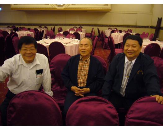 代表報到85