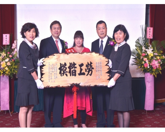 102勞工楷模吳美齡30