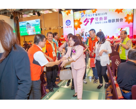113年模範勞工表揚-08